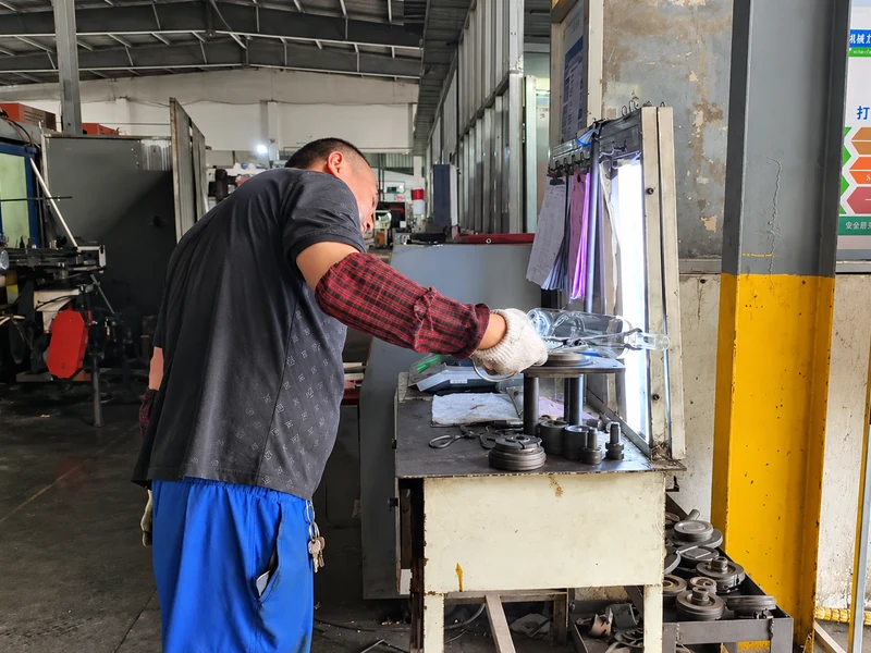 Tube Cutting in glass bottle production