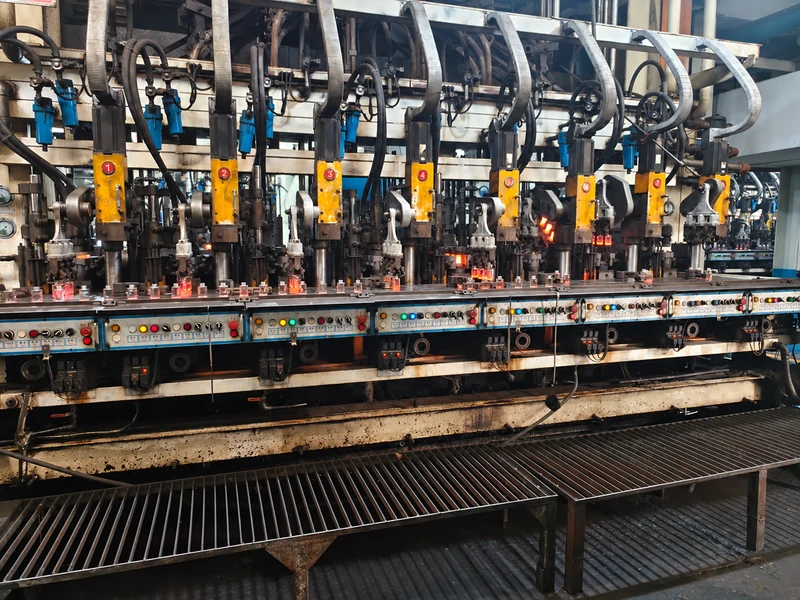 Bottom Sealing in glass bottle production